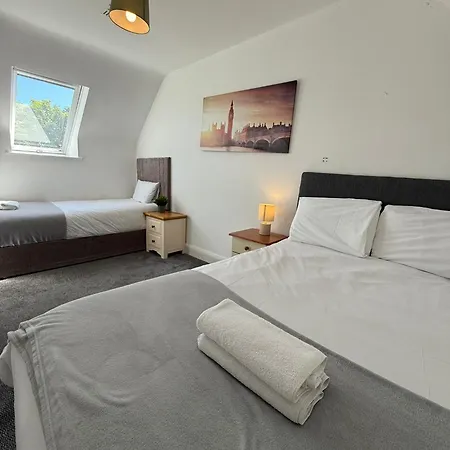 Newcastle Townhouse *