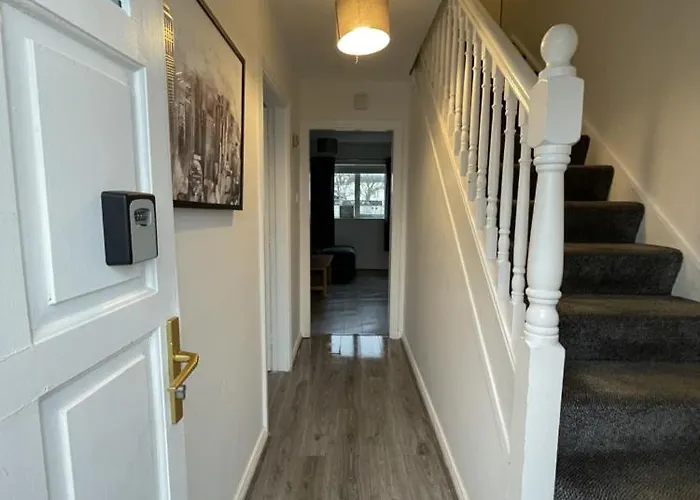 Newcastle Townhouse *